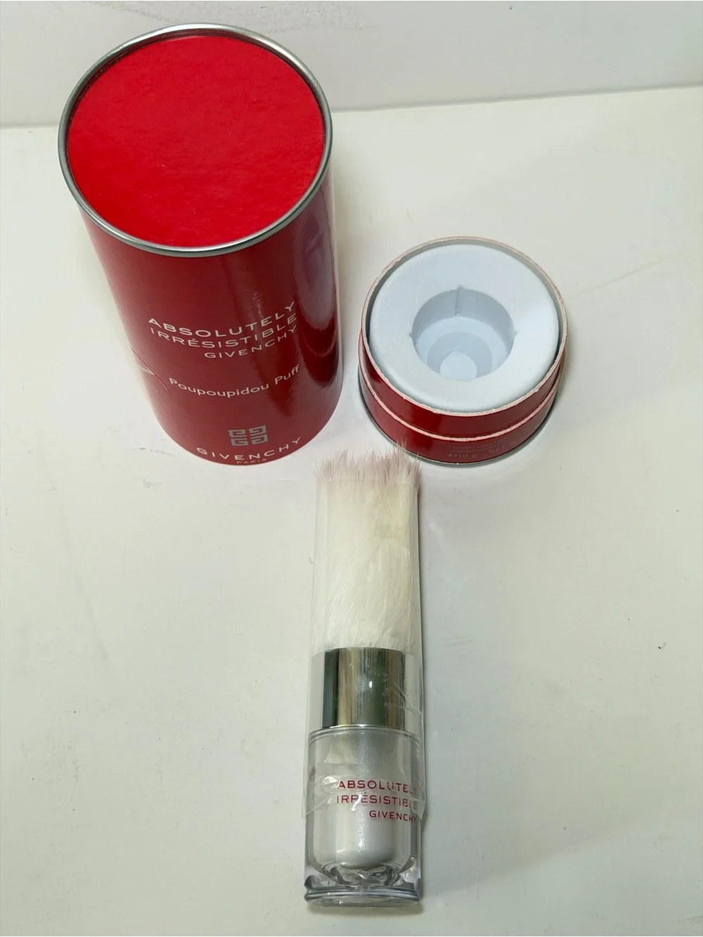 Givenchy Absolutely Irrésistible Poupoupidou Puff Shimmering Body Powder 10g